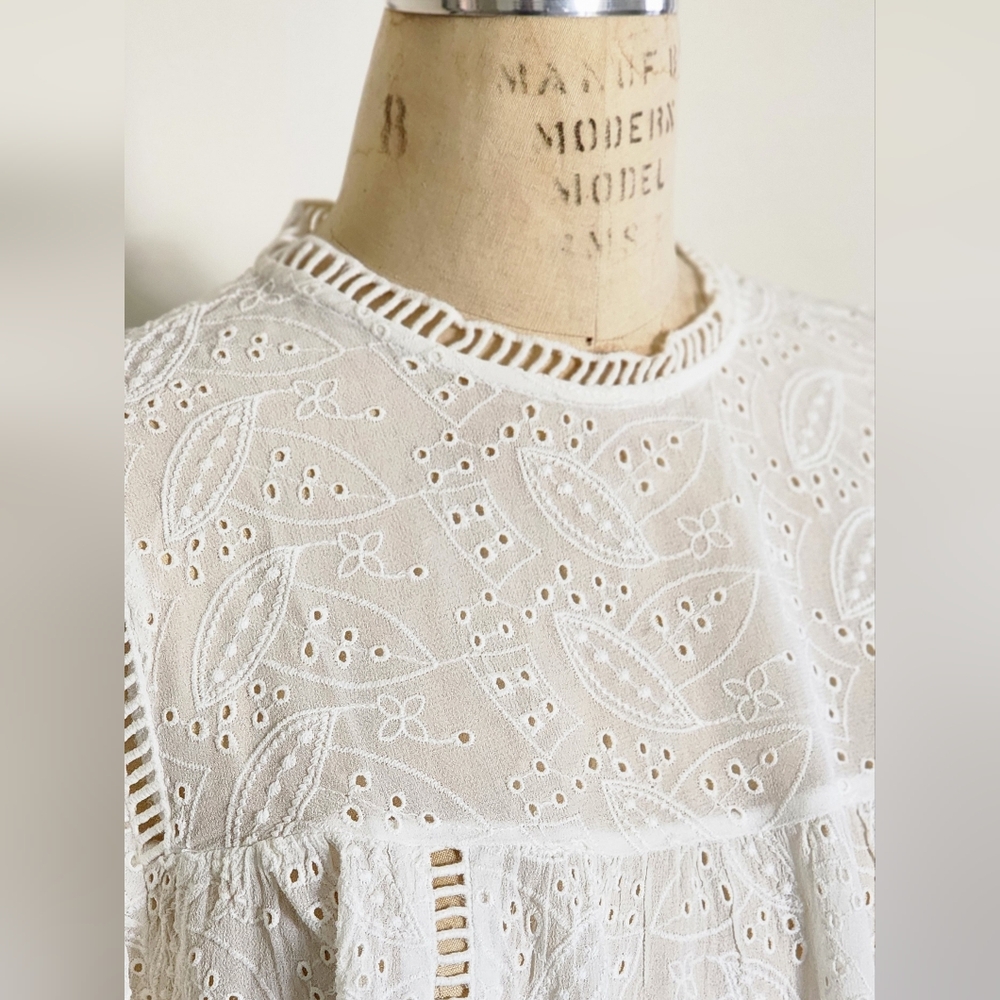 H&M White eyelet top
